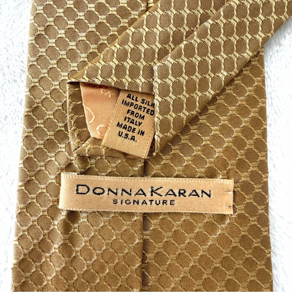 Donna Karan Necktie Gold Mens 100% Silk Italy Classic